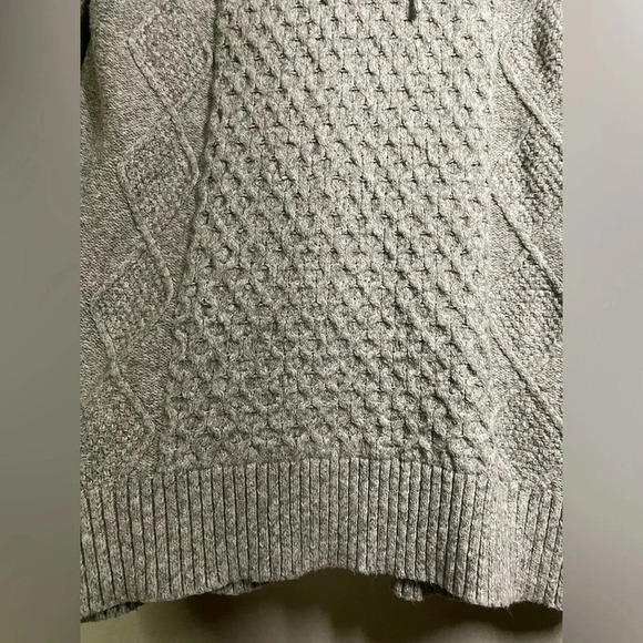 American Eagle Hooded Pullover Cable Knit Sweater Light Grey size small - Picture 5 of 11